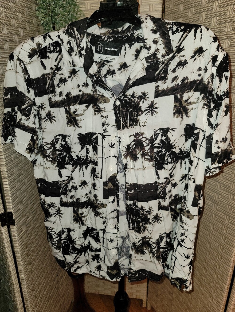 Original Use Black and White Palm-Print Short Sleeve Button-Down Shirt